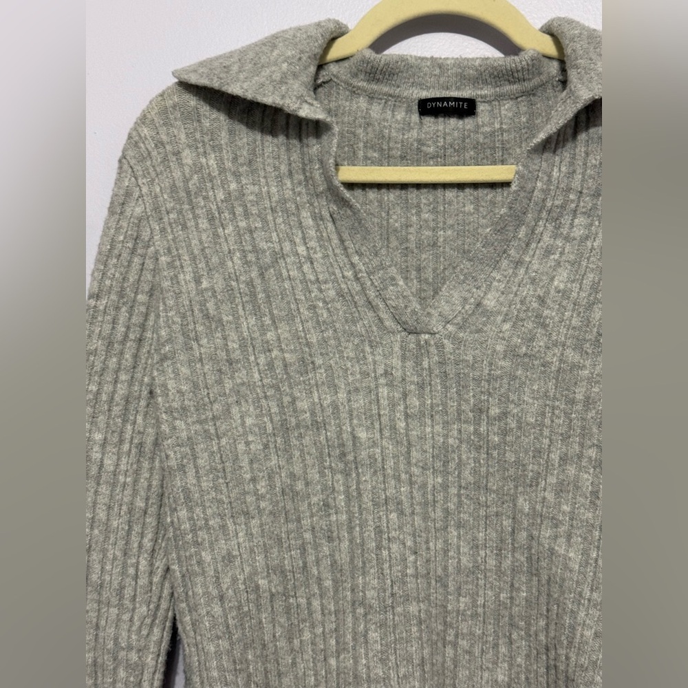 Dynamite Gray V-Neck , collar Ribbed Sweater - Picture 3 of 4